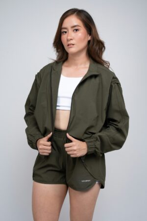 Chaqueta con cremallera y bolsillos